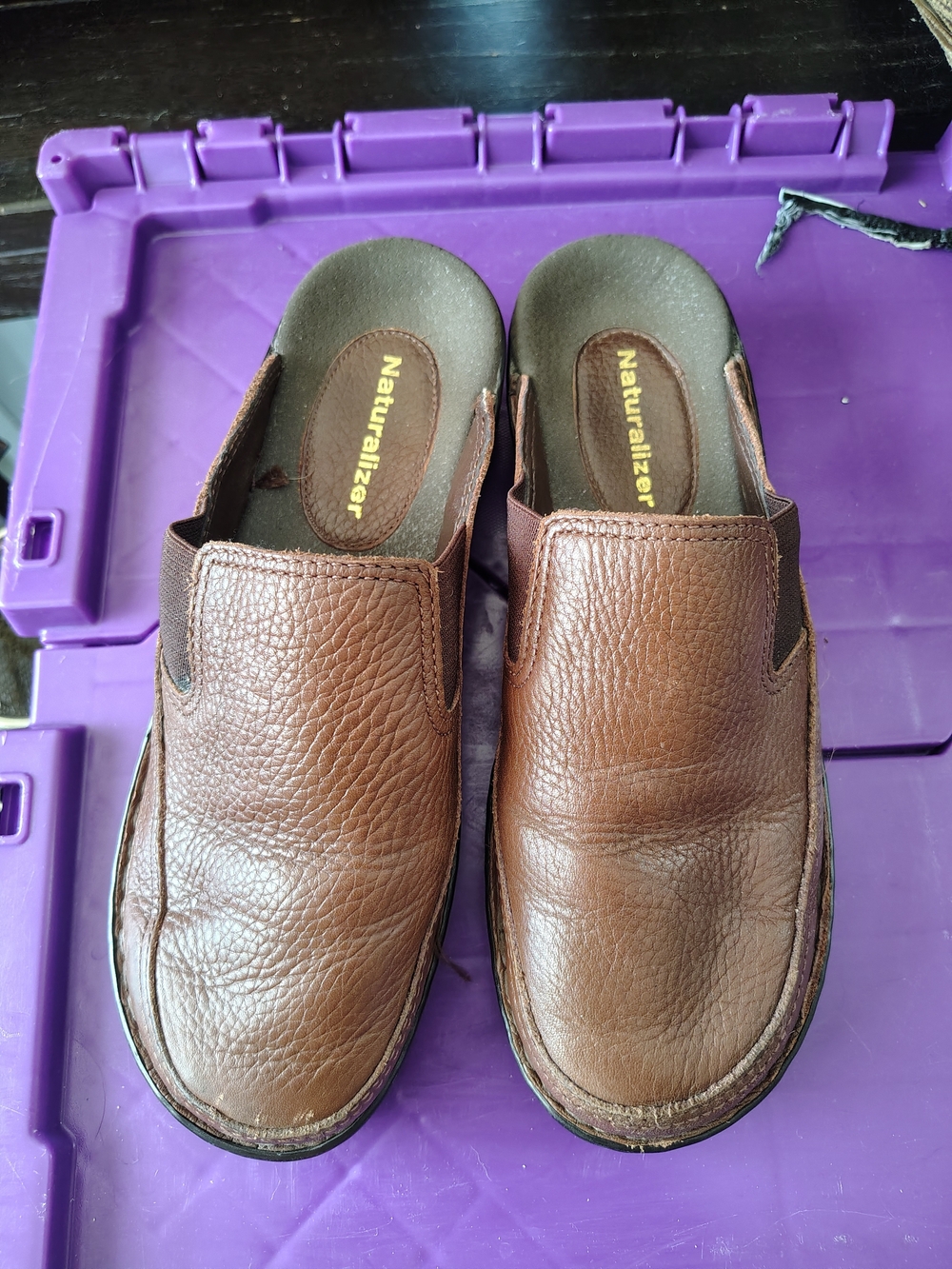 Naturalizer Women's Brown Leather Slip-On Mules
